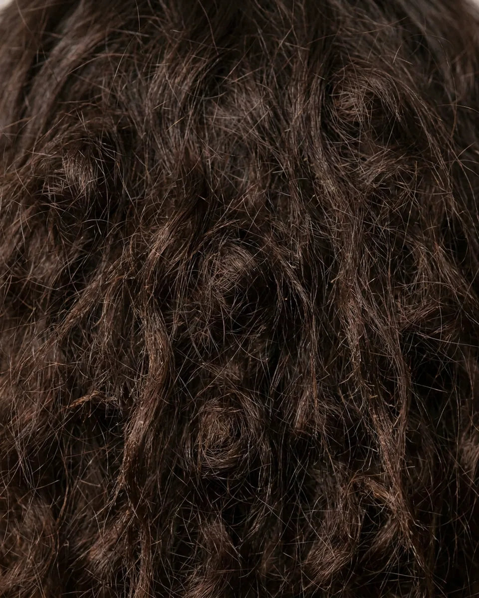 Cabello rizado antes de usar Climaplex: seco y encrespado